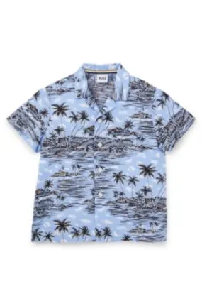 Camisa regular fit para niños en popelín de algodón con estampado tropical