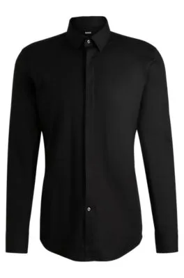 Camisa slim fit en popelín de algodón elástico de planchado fácil