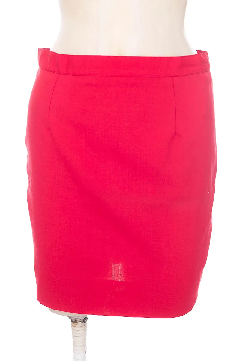 Falda color Rojo - Closeando