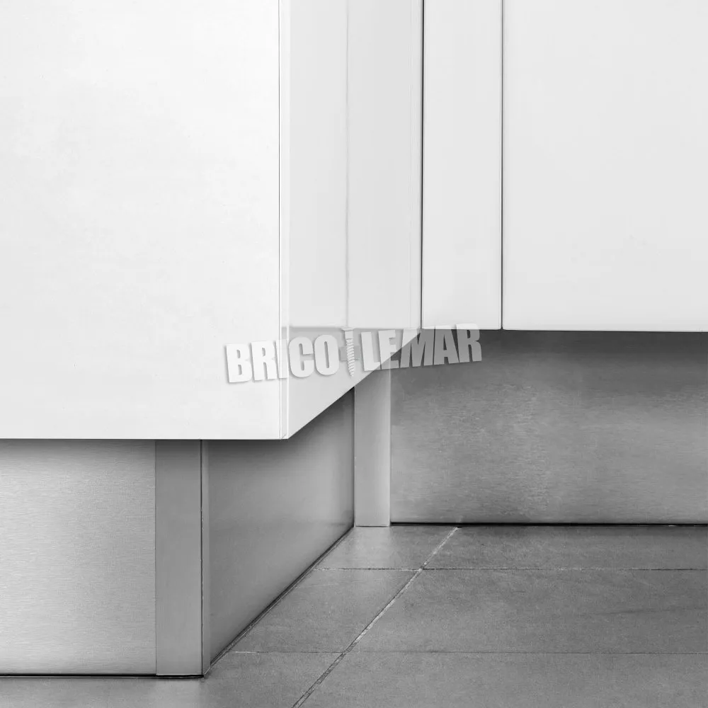 Kit de zócalos para cocina altura 150mm 4,7m plástico anodizado satinado Emuca