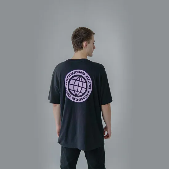 Remera Pulau Bad Decisions - Negro