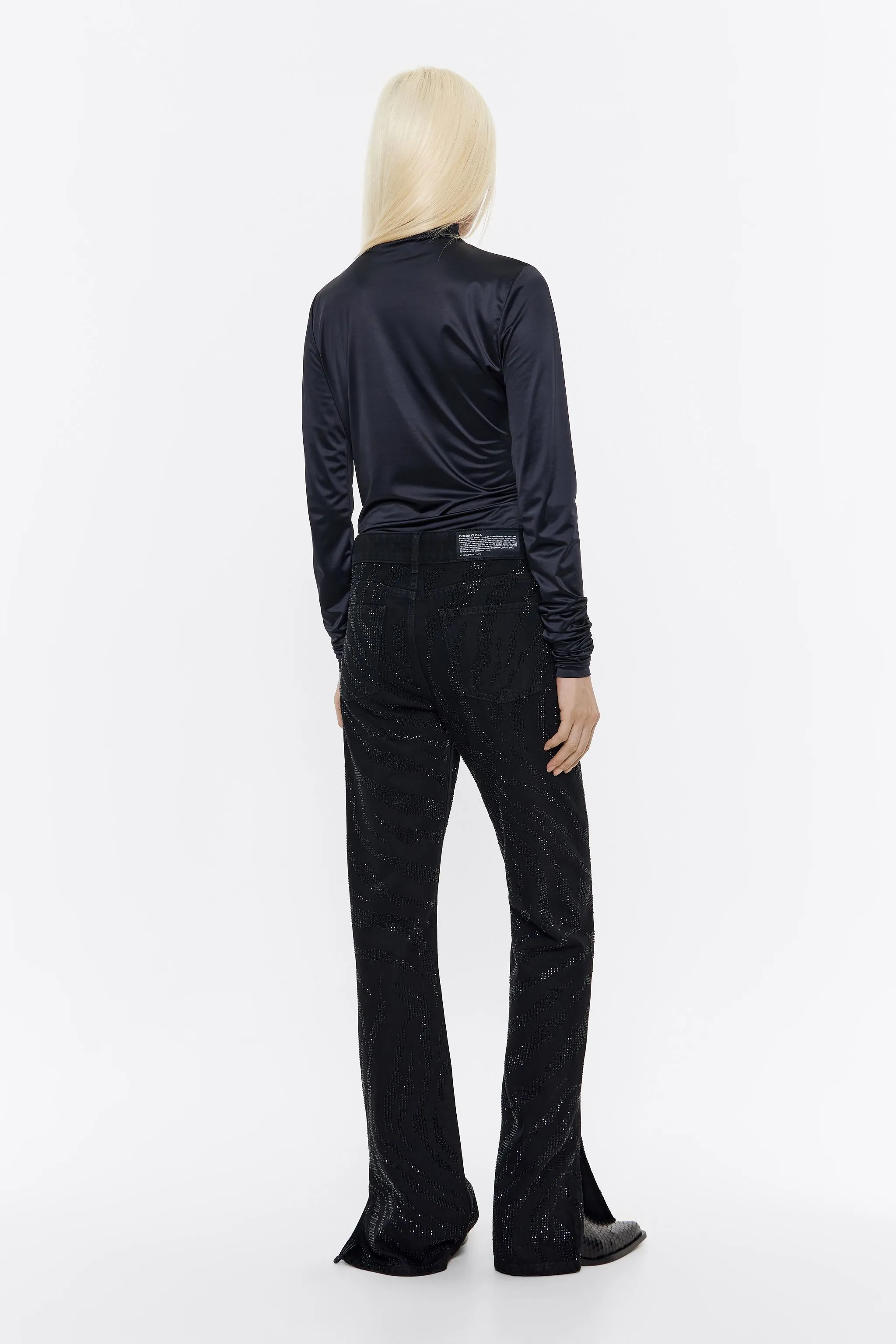 STRAIGHT CROPPED - Vaquero piedras negro
